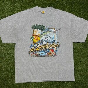 Bass Pro Shops Gray Graphic Tee with Fishing Design